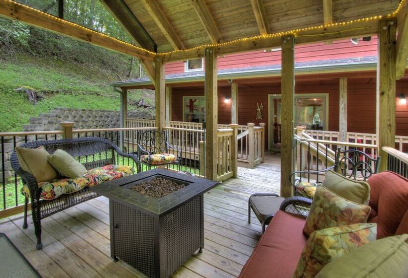 Country Roads By Honeybear Cabins