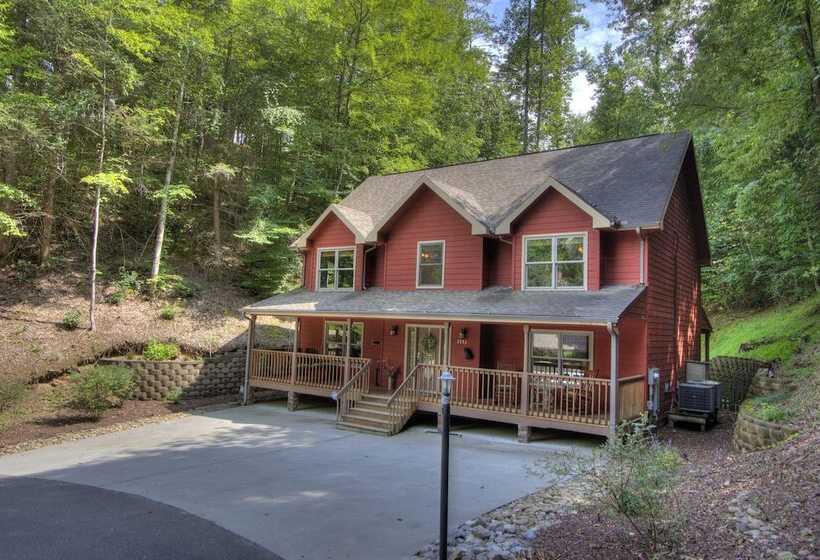 Country Roads By Honeybear Cabins