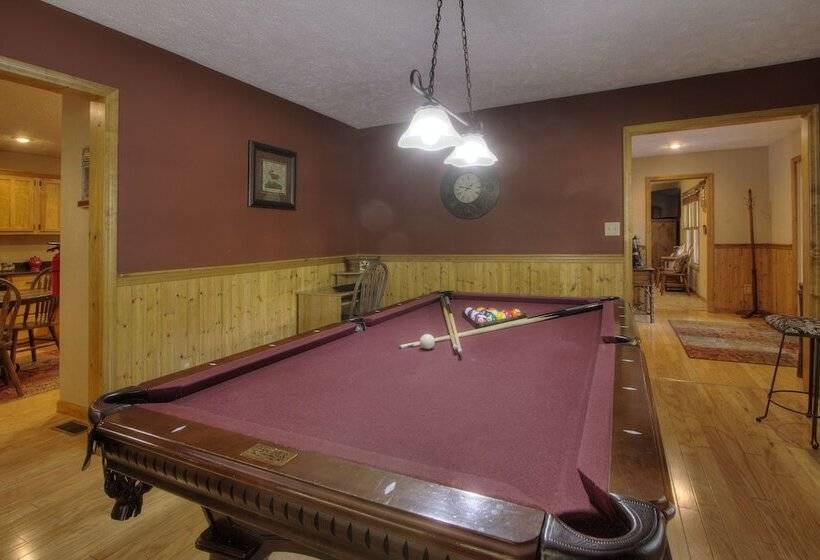 Country Roads By Honeybear Cabins