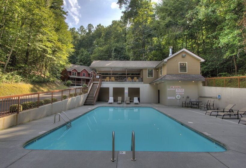 Country Roads By Honeybear Cabins