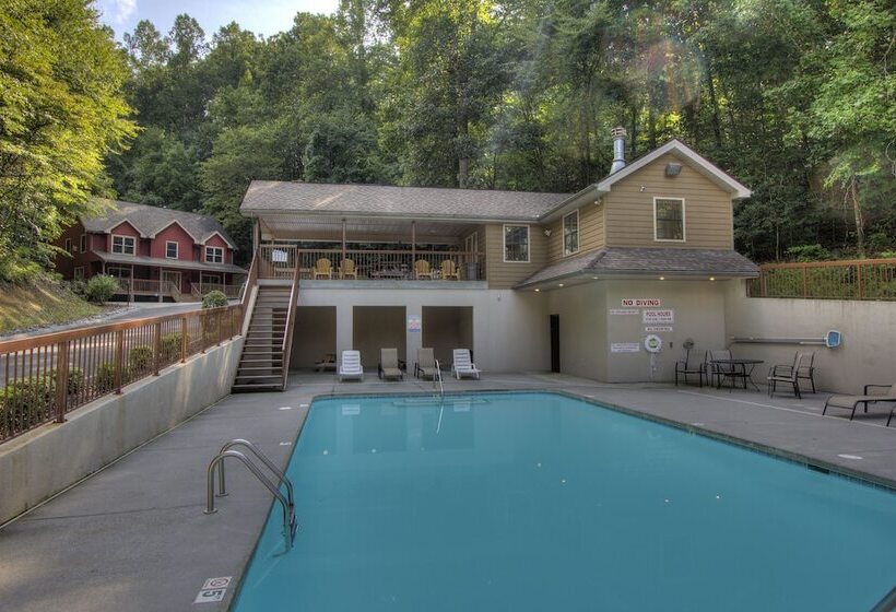 Country Roads By Honeybear Cabins