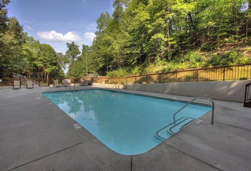 Country Roads By Honeybear Cabins