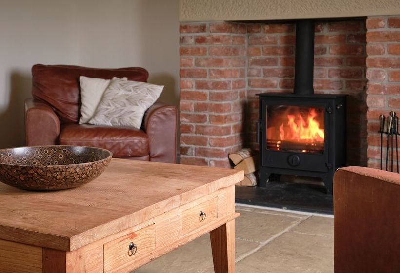 Curlew Cottage At Millfields Farm