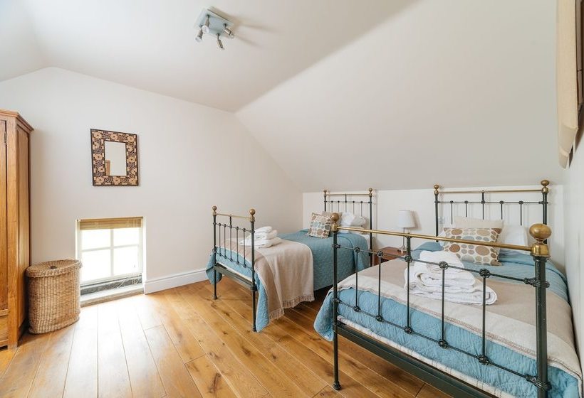 Curlew Cottage At Millfields Farm