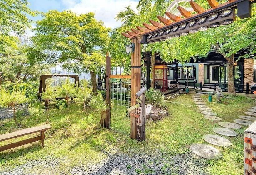 Gapyeong Beethoven House Pension