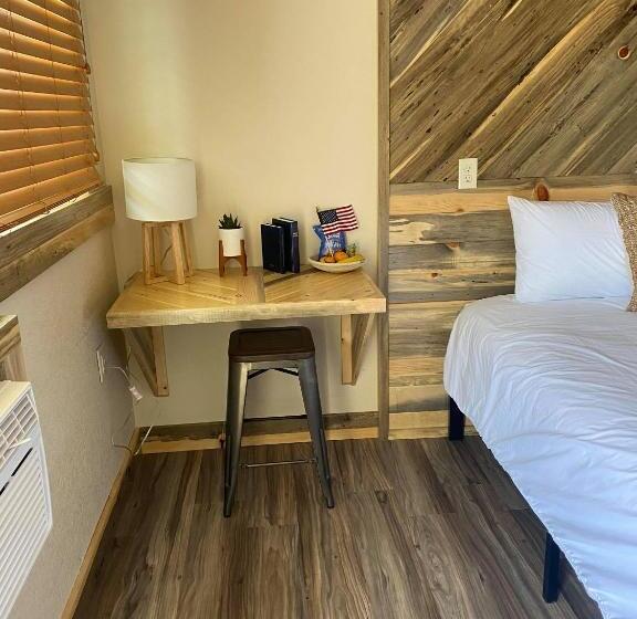 Horseshoe Bend Motel