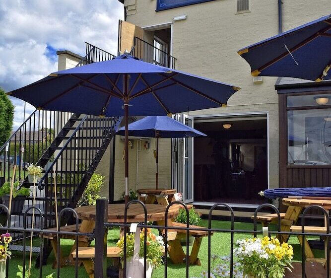 Хостел Hanbury Turn