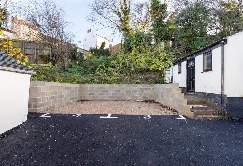 Bondgate Hotel East Midlands Airport