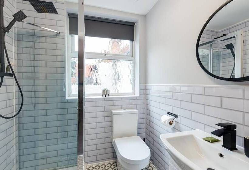 Bondgate Hotel East Midlands Airport