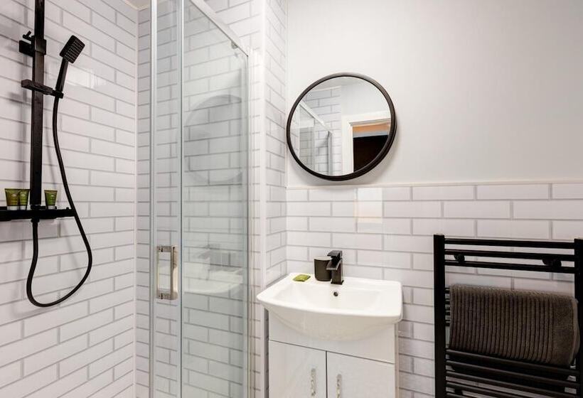 Bondgate Hotel East Midlands Airport