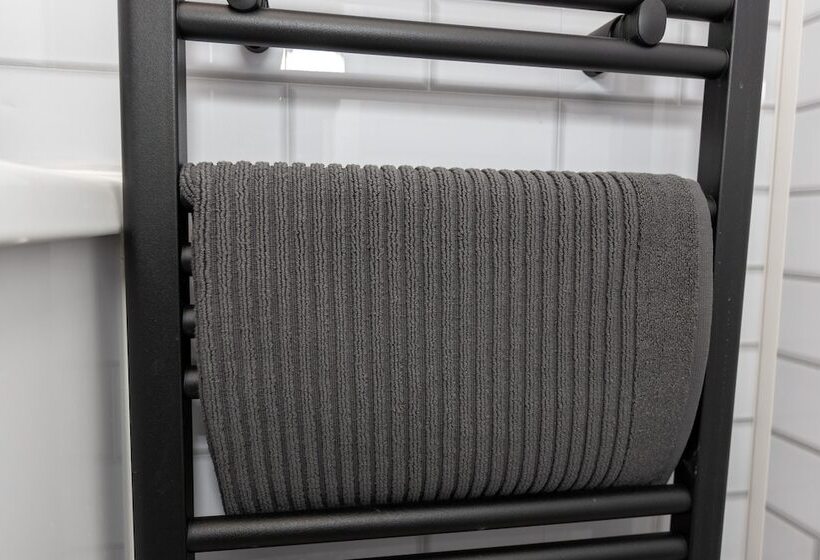 Bondgate Hotel East Midlands Airport