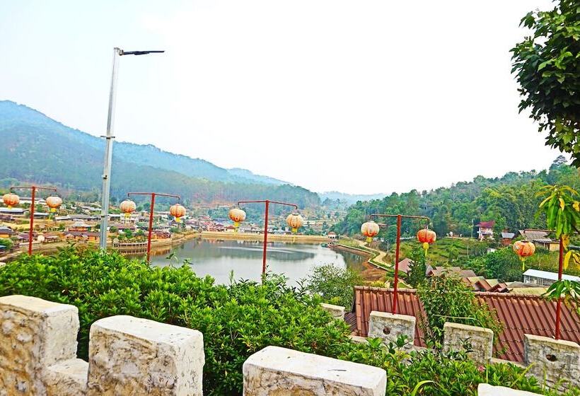 בית מלון כפרי Chasa Rakthai Resort