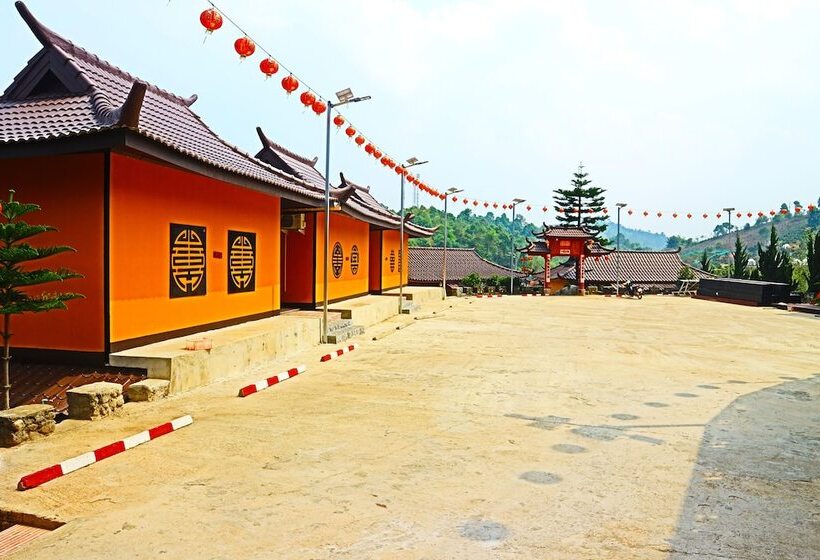 בית מלון כפרי Chasa Rakthai Resort