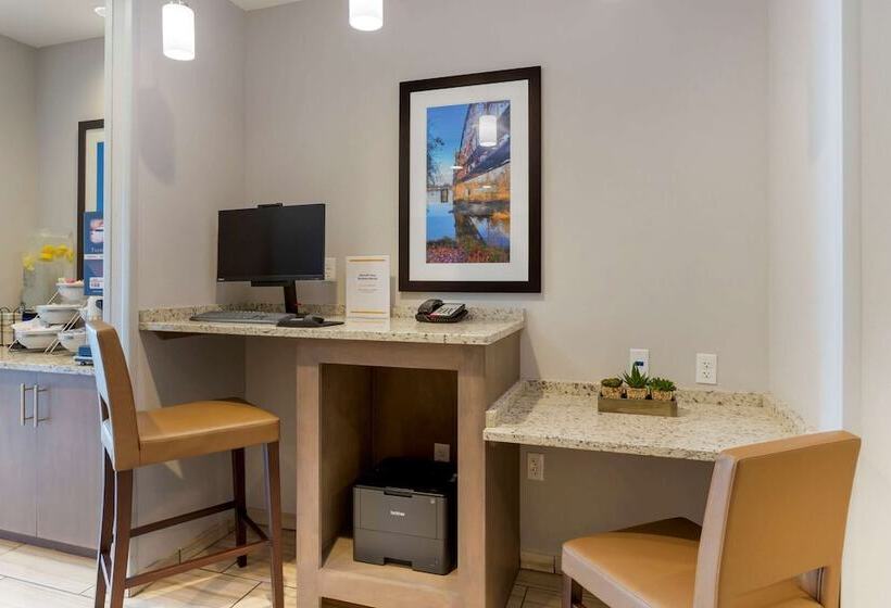 فندق Comfort Inn