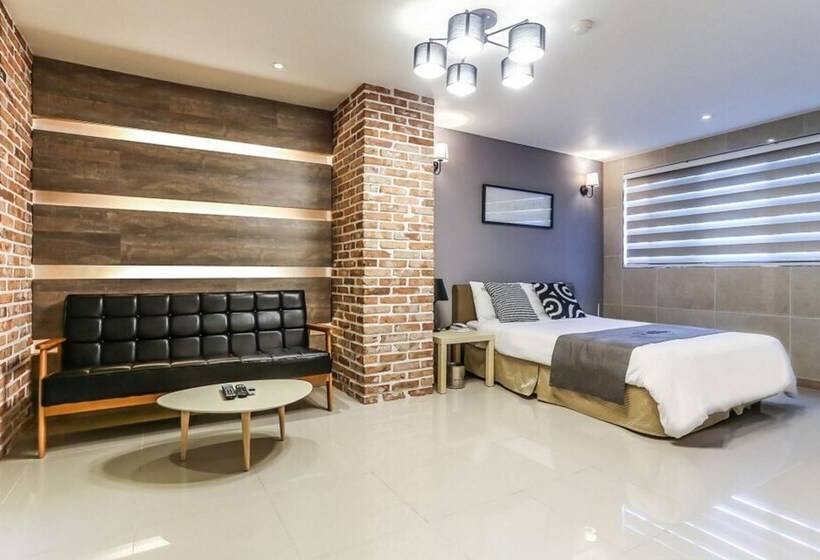 בית מלון כפרי Donghae Picaso