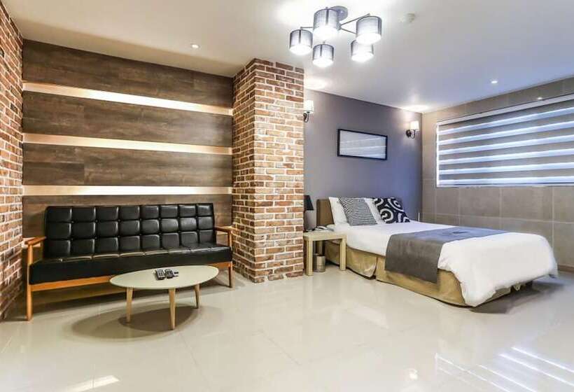 בית מלון כפרי Donghae Picaso