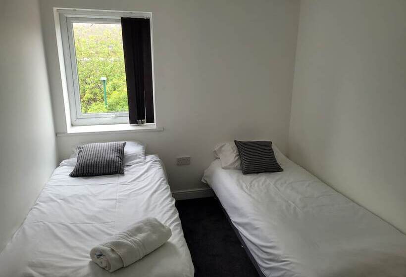 בית מלון כפרי Oyo Victoria Apartments