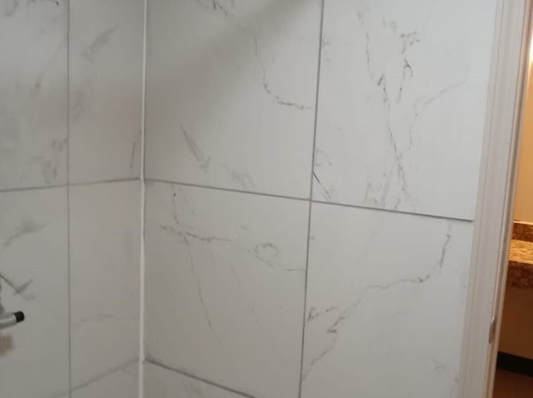 فندق Peachtree Inn & Suites