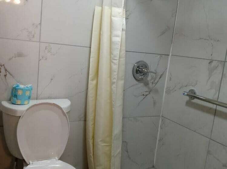 فندق Peachtree Inn & Suites