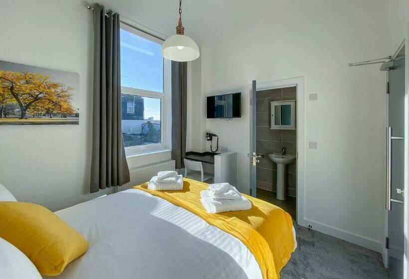 Отель Piccadilly By Pureserviced