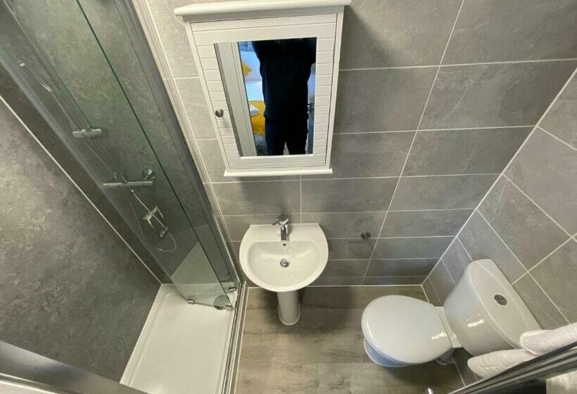 Отель Piccadilly By Pureserviced