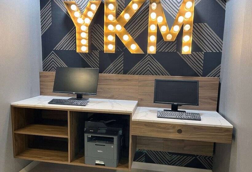 בית מלון כפרי La Quinta Inn & Suites By Wyndham Yakima Downtown