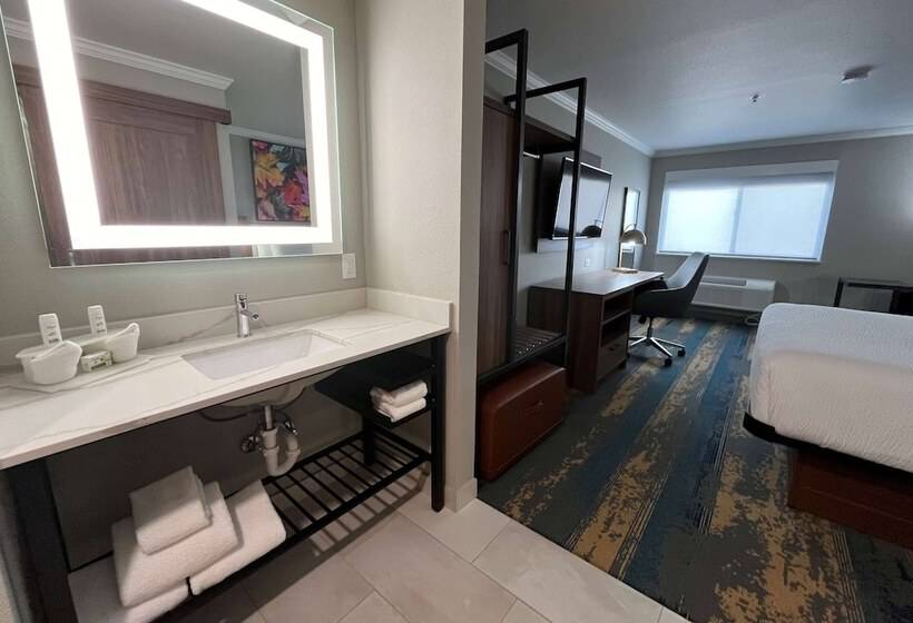 בית מלון כפרי La Quinta Inn & Suites By Wyndham Yakima Downtown