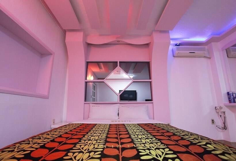 ホテル Seosan White House