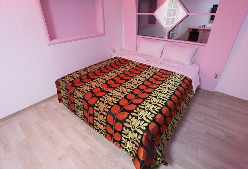 ホテル Seosan White House