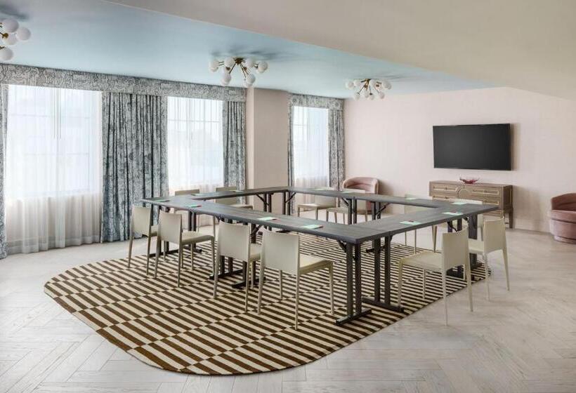 The Goodtime Hotel, Miami Beach A Tribute Portfolio