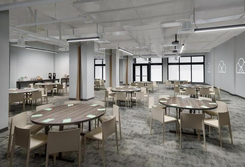 The Goodtime Hotel, Miami Beach A Tribute Portfolio