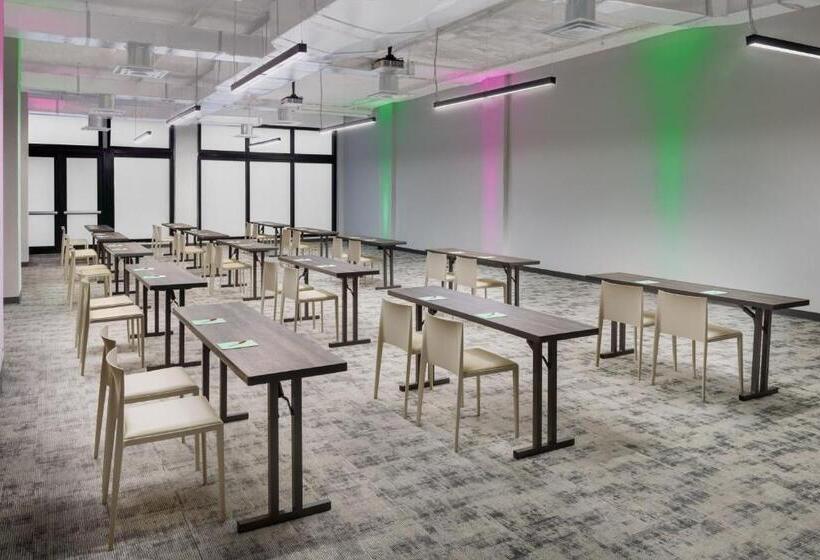 The Goodtime Hotel, Miami Beach A Tribute Portfolio