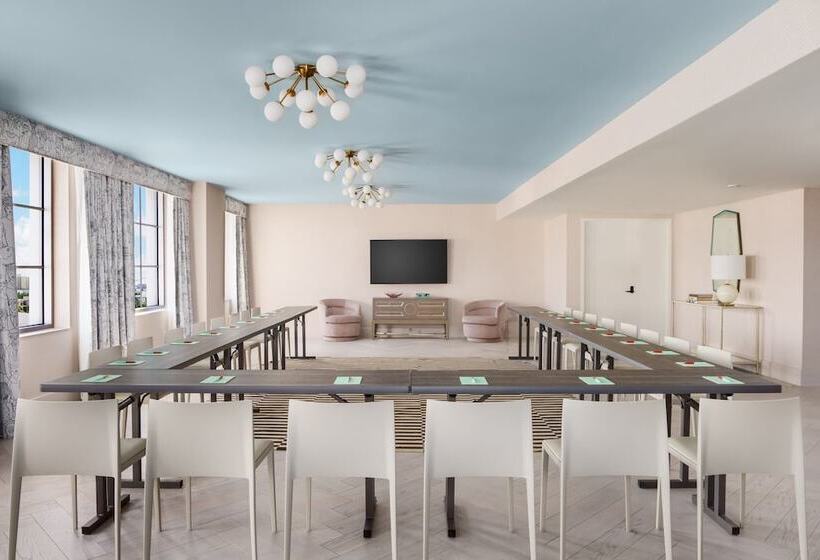 The Goodtime Hotel, Miami Beach A Tribute Portfolio