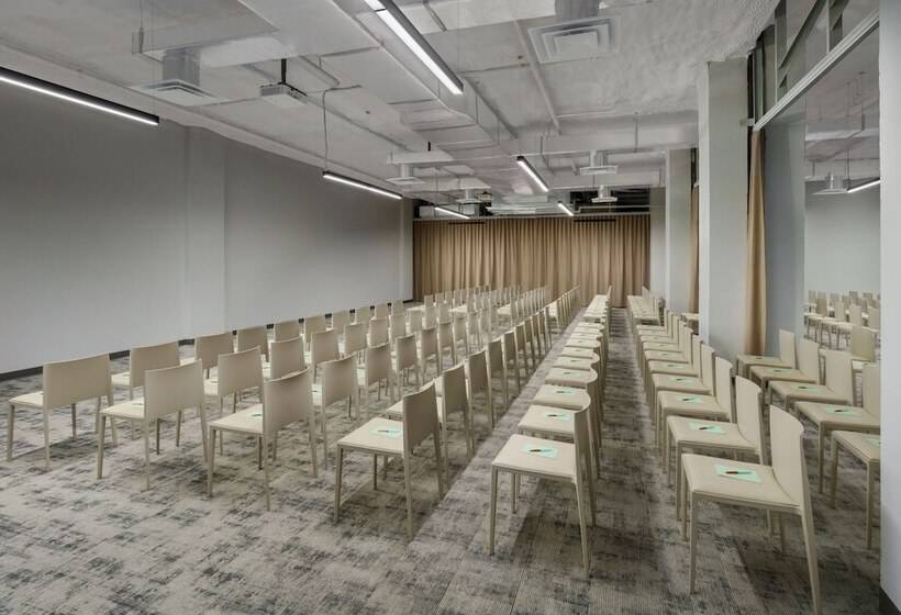 The Goodtime Hotel, Miami Beach A Tribute Portfolio