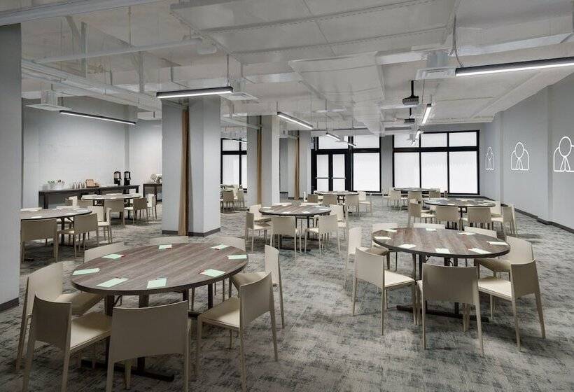 The Goodtime Hotel, Miami Beach A Tribute Portfolio