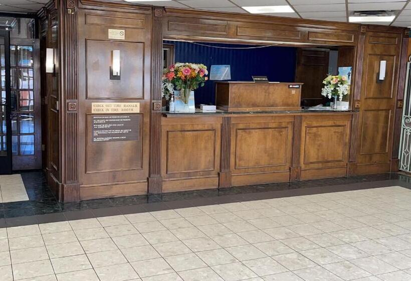 فندق Travelodge By Wyndham Petersburg