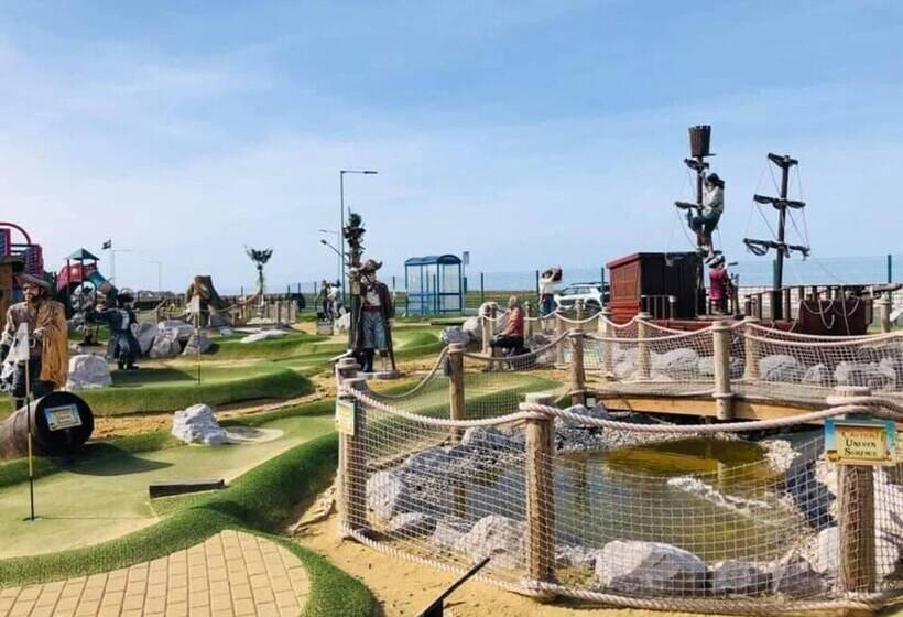 Lovely 2 Bed Static Caravan In Rhyl