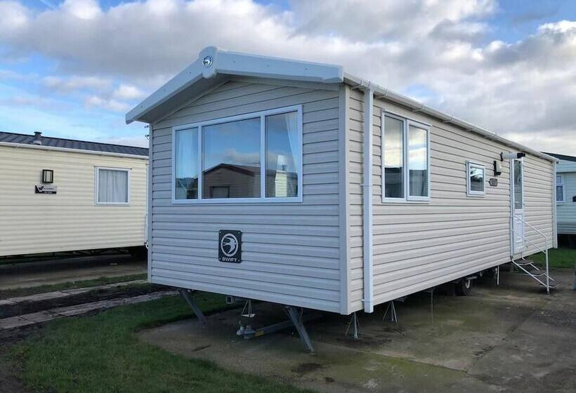 Lovely 2 Bed Static Caravan In Rhyl