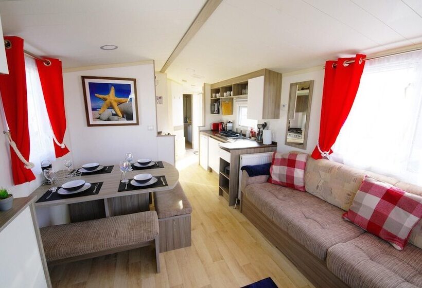 Lovely 2 Bed Static Caravan In Rhyl