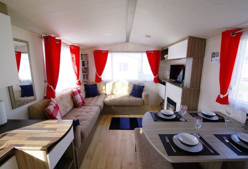 Lovely 2 Bed Static Caravan In Rhyl