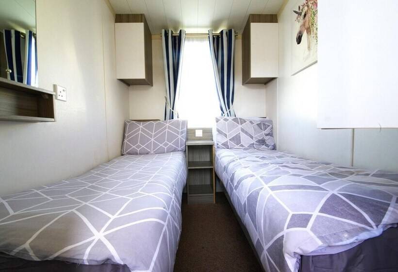 Lovely 2 Bed Static Caravan In Rhyl