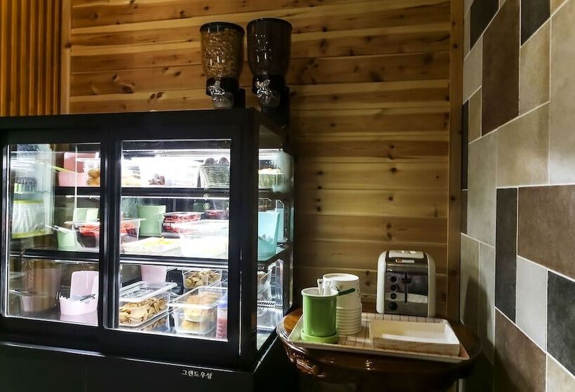 מוטל Cheongju Hotel Bon