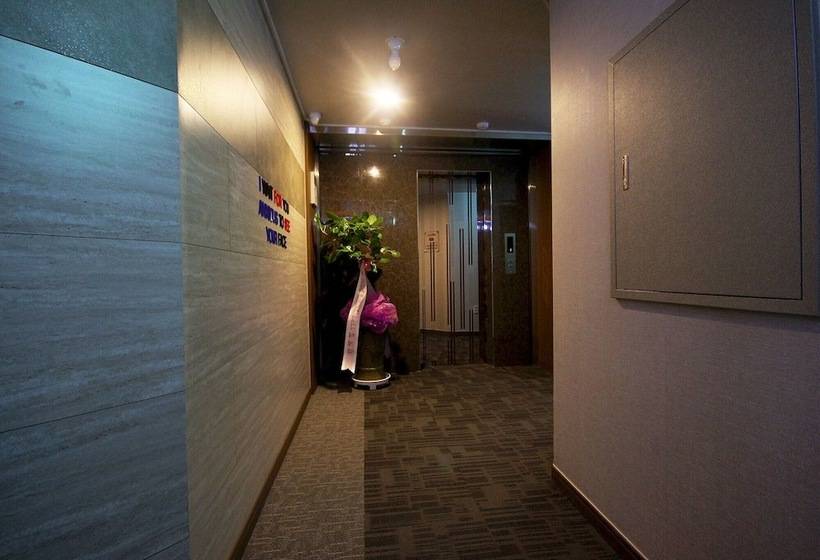 فندق على الطريق Gimhae Samgye Masil