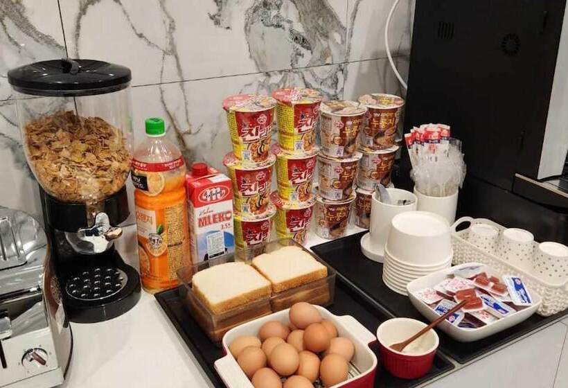 מוטל Gimhae Samgye Hotel Next