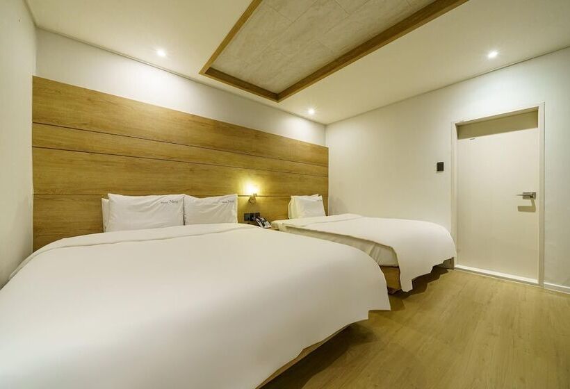 מוטל Gimhae Samgye Hotel Next