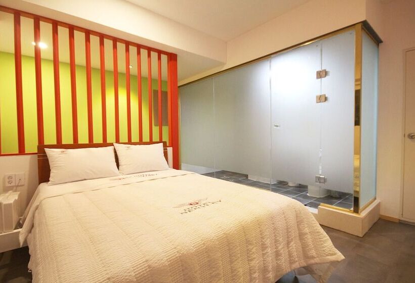 מוטל Gunsan Bentley