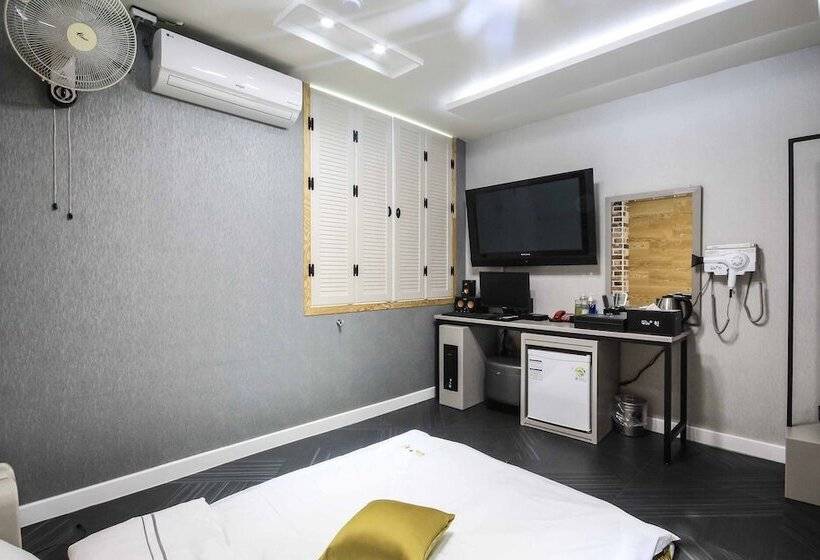 汽车旅馆  Gunsan Win