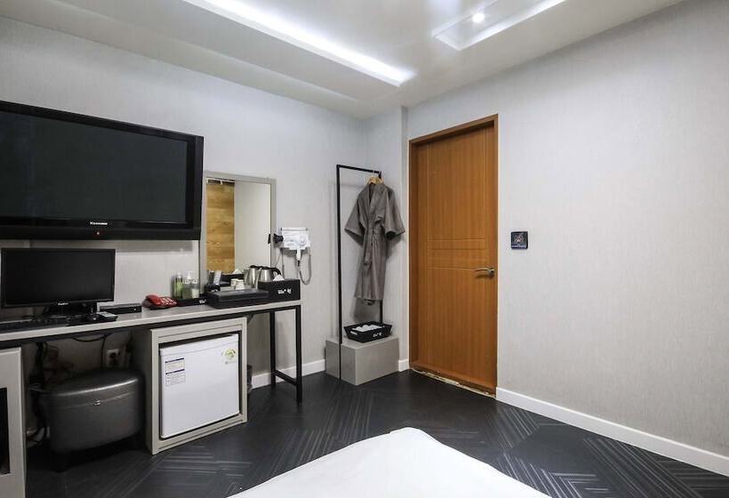 汽车旅馆  Gunsan Win