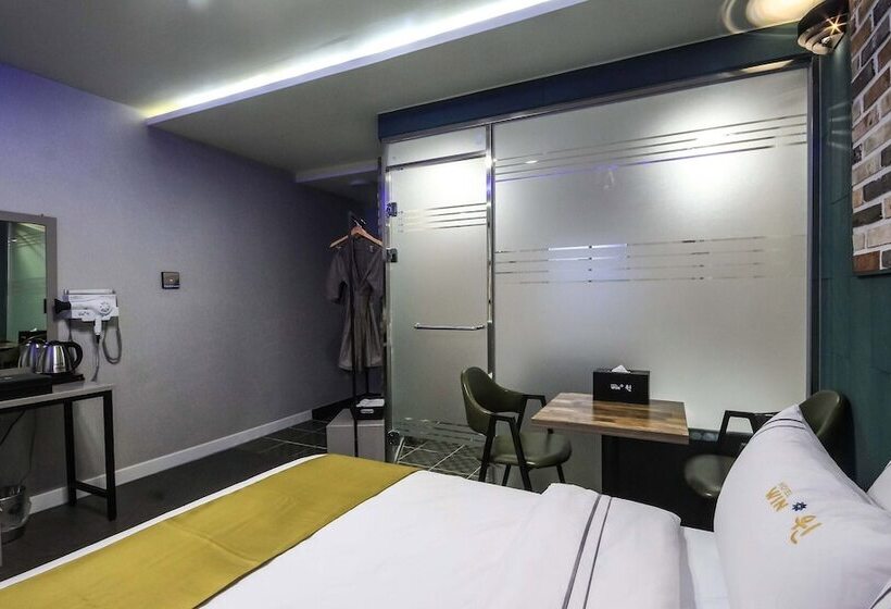 汽车旅馆  Gunsan Win