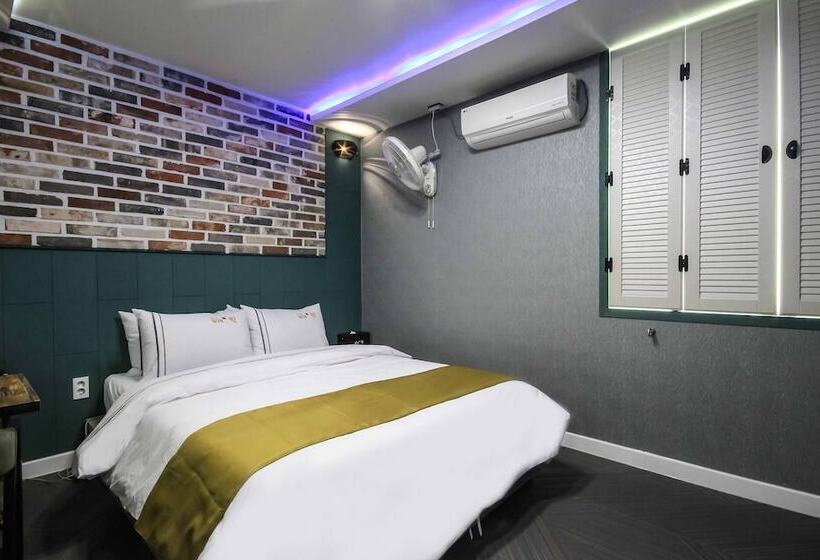 汽车旅馆  Gunsan Win